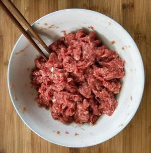 宠物食谱～牛肉丸子的做法 步骤1