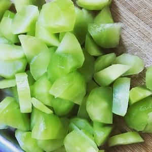 自制狗粮鱼汤蔬菜炖的做法 步骤1