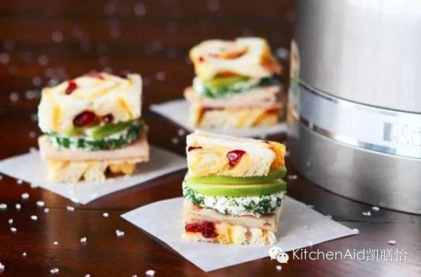 【膳·小K食谱】运动后的能量补给：蔓越莓橙苹果三明治的做法