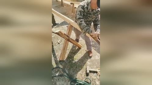 榆木打造的小木船，全凭手艺人的实力制作，可惜快要失传了！