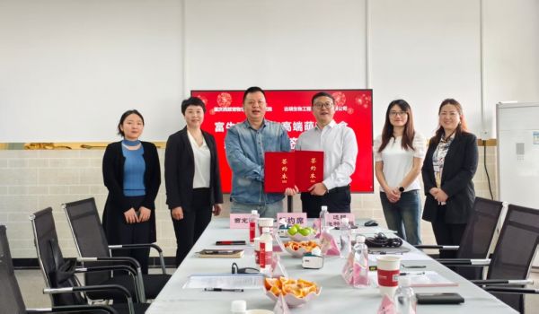 1238751709ee6f48bf983170d05fb10b