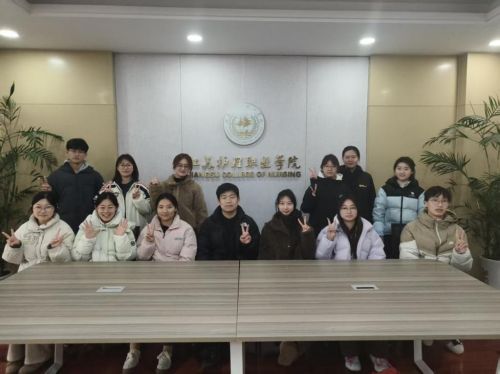 以青春热血暖护毛孩,科研破局宠物抗癌难题-苏护“宠瘤宁”大学生团队创业纪实