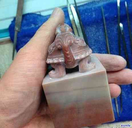 龟壳玉雕手串：价值、盘玩技巧和含义