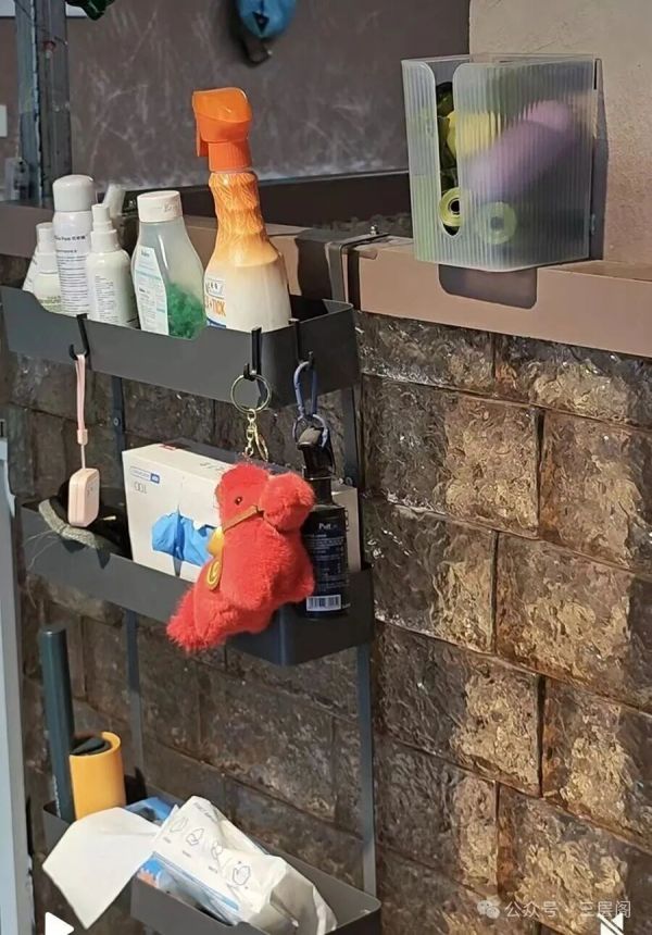 清理工具。 吴越摄