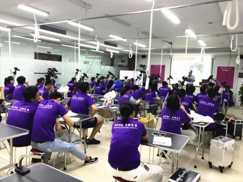 加速全国校区布局:上海派多格宠物技术专修盛大开校