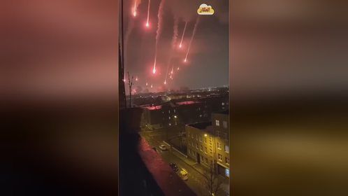 以色列被大量导弹袭击，场面壮观如流星雨划破夜空