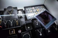 宠物殡葬从业者：有人全家出席猫的葬礼，有人想把狗狗安乐死