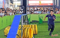 亚洲宠物展“狗狗运动会”开赛