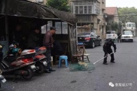 在嘉兴，20位“犬管办”队员和20000只狗