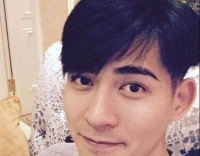 看看仔仔周渝民豪宅装修，在家喜欢和宠物玩，家里还有健身房