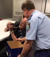 老人的宠物老鼠失踪，当地警方全力搜索，14天后终让他们主宠重逢