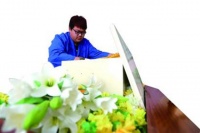 探秘青岛宠物殡葬业 有人火化100多公斤重香猪