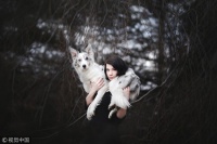 狗生巅峰！ 波兰宠物狗随女主人周游世界留下唯美旅行影集