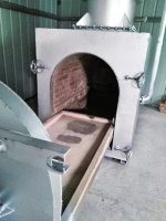 郑州女子为狗狗办葬礼不停抽泣 现场气氛沉重