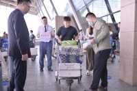 国内首趟携宠出境航班起飞 探访爱宠游的文旅蓝海