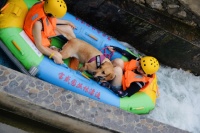 带着狗狗去漂流！ 茅山森林世界为爱宠家庭打造“宠物友好日”