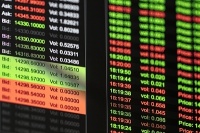 小鲜肉与萌宠相遇：畅饮美味咖啡的宠物咖啡馆