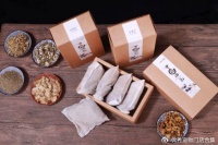 宠物门店新选择，比伊珊娜更具特色的中式SPA，宠灵本草药浴来咯~