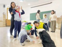 当一群志愿者，把心爱的宠物狗训练成“治疗犬”