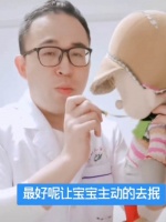 6个月添加辅食，注意拿勺子的动作，宝宝接受or拒绝，从这里开始