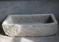 石头猪食槽图片欣赏