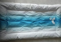 冰垫一天卖断货三次、防晒衣月销量突破40万单……宠物避暑神器爆单，刚需还是智商税？