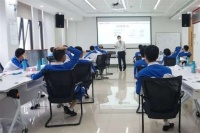 “家养龟类美食指南，适宜宠物龟的营养食谱一览”