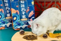 水獭不宜食猫粮，营养不匹配。
