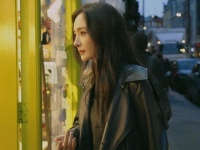 嗄Q鹦鹉学舌能力强，色彩艳丽爱炫耀