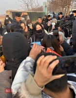 北京首例宠物投毒案一审落槌！65岁老人投毒致9犬死获刑4年，宠物是财产还是家人？争议未休