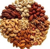 猫可以吃哪些坚果？核桃、杏仁还是开心果？