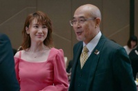 TVB花旦斜肩配耳环，被视帝称赞漂亮有灵气！男演员巨胸亮眼过比基尼小花！