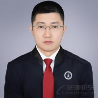 谁负责在宠物店给狗洗澡，咬宠物店员工