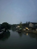 或是人间真实，但也不忍细看